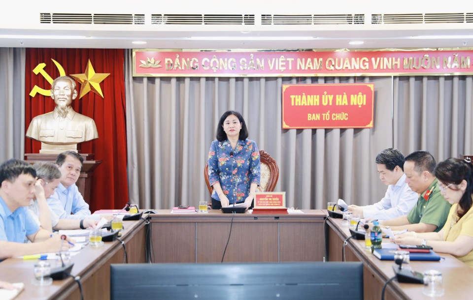 Phó Bí thư Thường trực Thành ủy Hà Nội Nguyễn Thị Tuyến chủ trì tại điểm cầu Hà Nội. Ảnh: Phạm Hùng