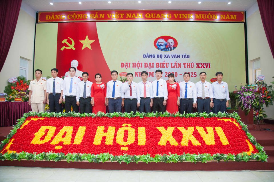 Ra mắt Ban Chấp h&agrave;nh Đảng bộ x&atilde; V&acirc;n Tảo nhiệm kỳ 2020 - 2025