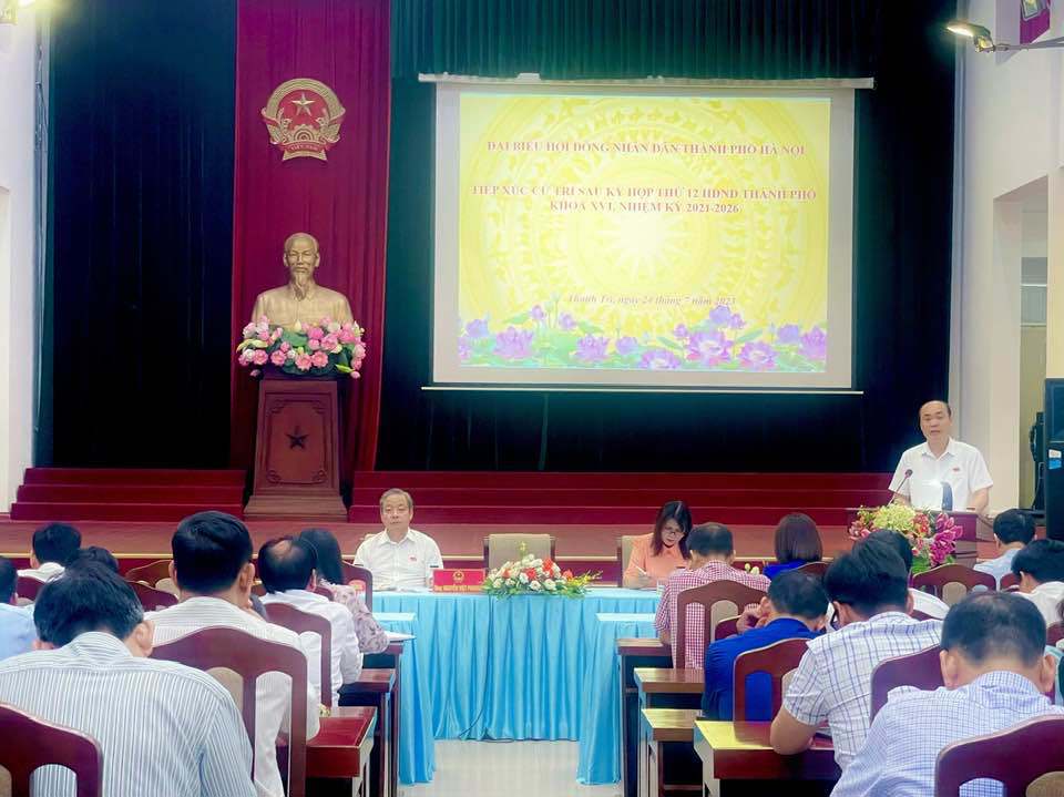 C&aacute;c đại biểu tham dự hội nghị tiếp x&uacute;c cử tri HĐND TP tại huyện Thanh Tr&igrave;.