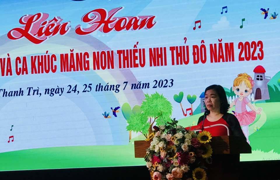 Gi&aacute;m đốc Trung t&acirc;m Văn ho&aacute;, Th&ocirc;ng tin v&agrave; Thể thao huyện Thanh Tr&igrave; Nguyễn Thị Minh Hoa ph&aacute;t biểu tại buổi lễ.