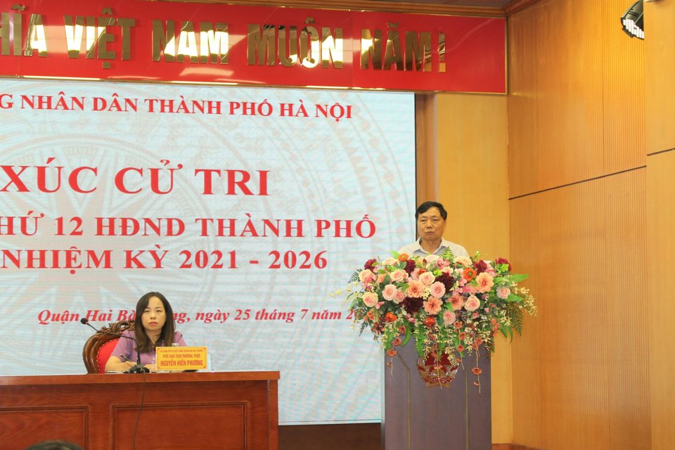 Thay mặt Tổ đại biểu HĐND Th&agrave;nh phố H&agrave; Nội, B&iacute; thư Quận ủy Hai B&agrave; Trưng Nguyễn Văn Nam ph&aacute;t biểu tiếp thu &yacute; kiến của c&aacute;c cử tri quận