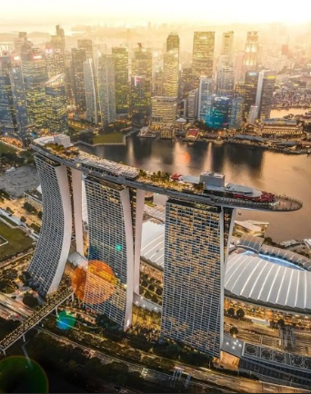 &ldquo;Du thuyền tr&ecirc;n kh&ocirc;ng&rdquo; Marina Bay Sands - một trong những biểu tượng cho sự hiện đại v&agrave; đẳng cấp của đất nước Singapore.