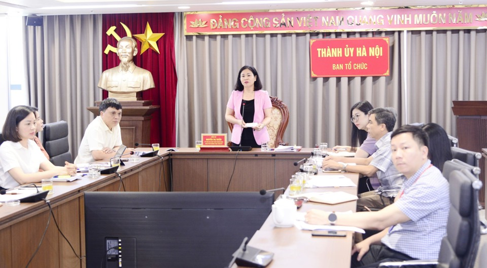 Phó Bí thư Thường trực Thành ủy Nguyễn Thị Tuyến phát biểu tham luận tại điểm cầu Hà Nội. Ảnh: Phạm Hùng
