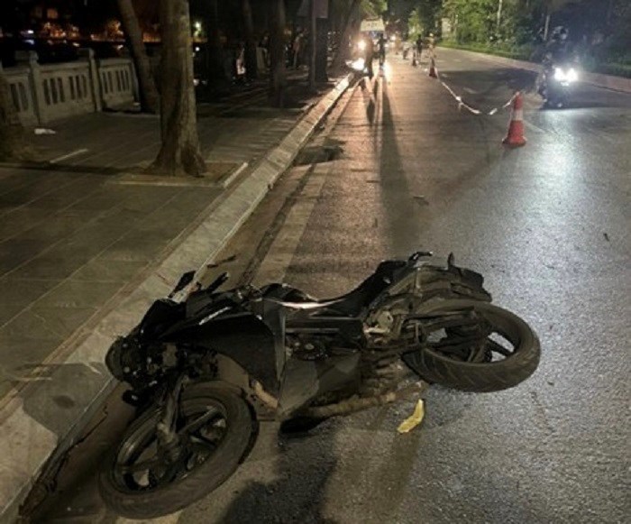Hà Nội: Tìm nhân chứng trong vụ tai nạn giao thông khiến 2 người tử vong - Ảnh 1