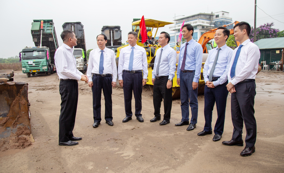 L&atilde;nh đạo Th&agrave;nh phố v&agrave; huyện Đan Phượng kiểm tra dự &aacute;n Cụm c&ocirc;ng nghiệp Đan Phượng giai đoạn 2.