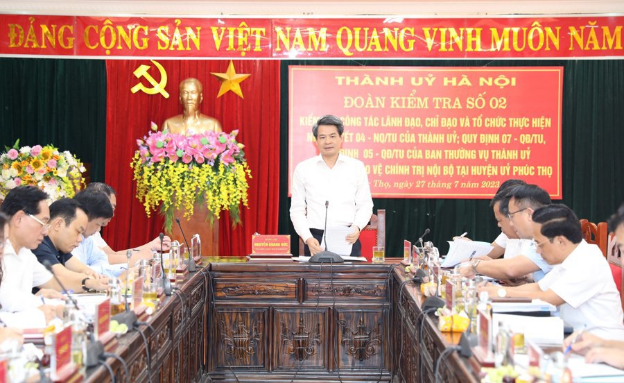 Trưởng ban Nội chính Thành ủy Nguyễn Quang Đức phát biểu tại buổi làm việc. Ảnh: Vân Hà