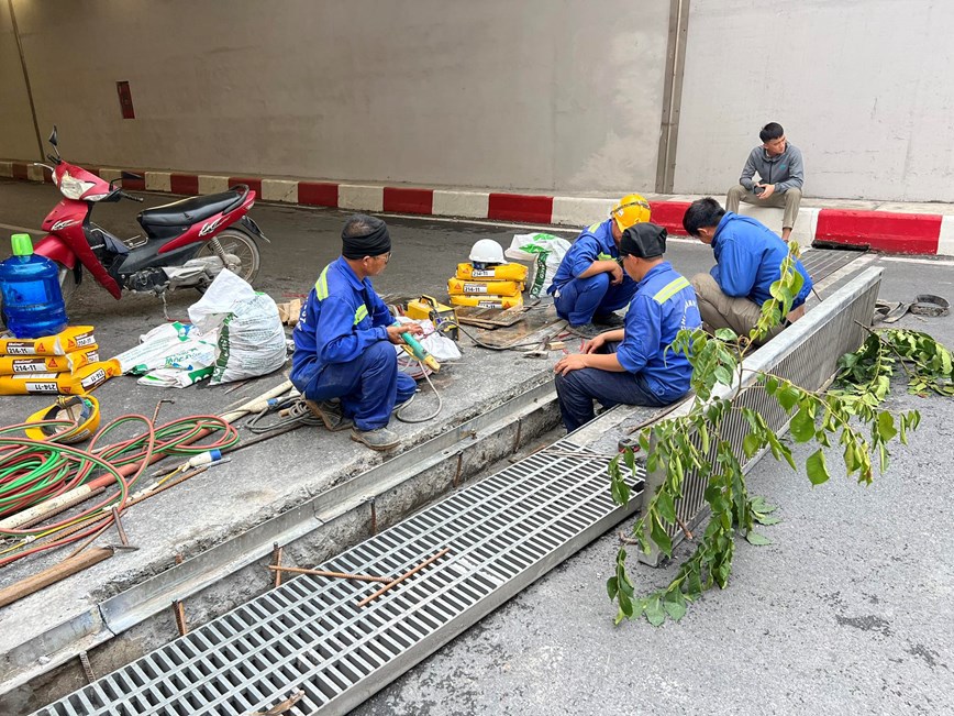 Đóng hầm chui Lê Văn Lương để sửa chữa định kỳ - Ảnh 2