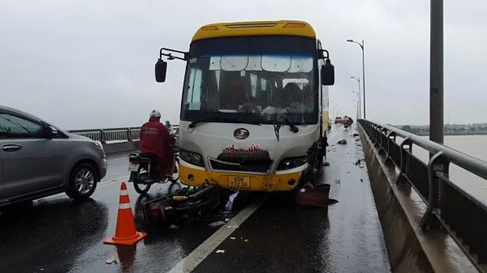 Tai nạn giao thông ngày 30/7/2023: Xe khách mất lái tông một người tử vong - Ảnh 2