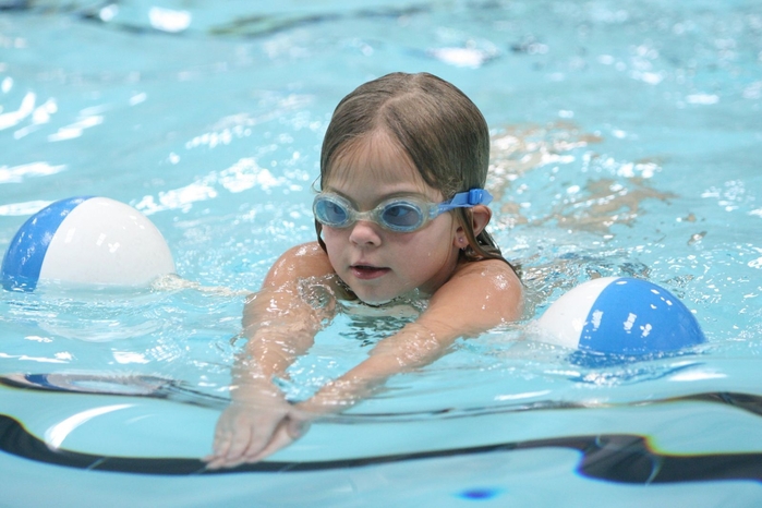 13 điều cần chú ý khi phụ huynh cho trẻ đi bơi - Ảnh 1