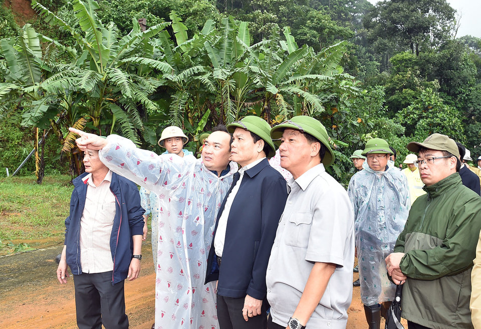 Sạt lở tại Lâm Đồng: Phó Thủ tướng Trần Lưu Quang đến hiện trường - Ảnh 8