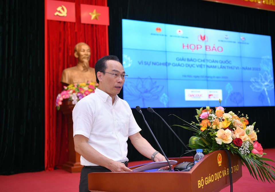 Thứ trưởng Bộ GD&ĐT Hoàng Minh Sơn phát biểu tại lễ phát động Giải thưởng