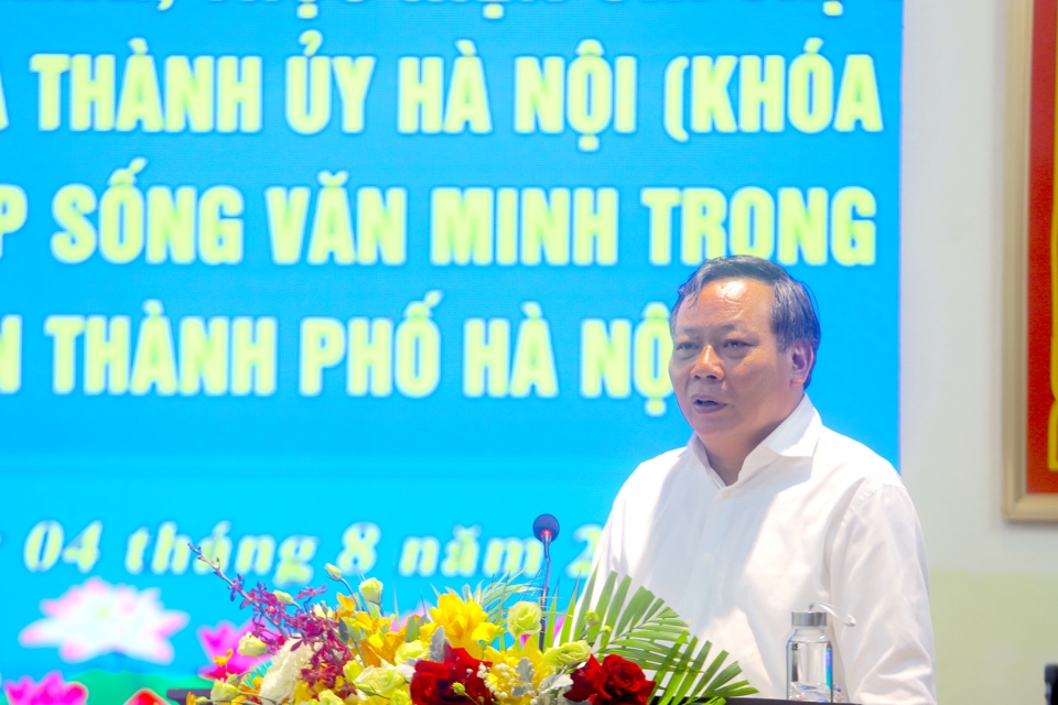 Ph&oacute; B&iacute; thư Th&agrave;nh uỷ Nguyễn Văn Phong ph&aacute;t biểu. Ảnh: Lại Tấn.