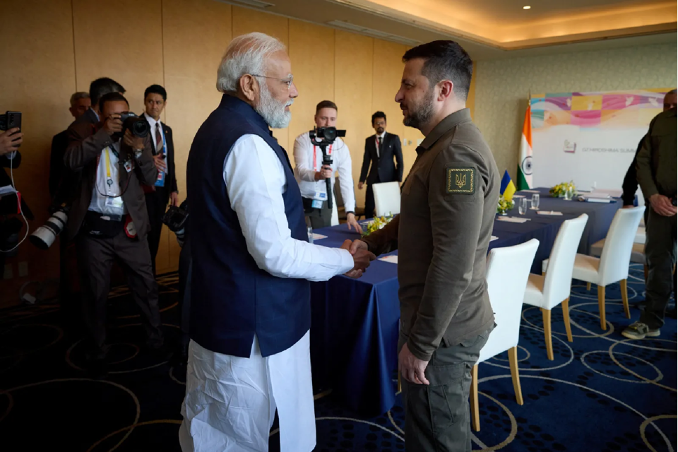 Thủ tướng Ấn Độ Narenda Modi gặp Tổng thống Ukraine Volodymyr Zelensky tại Hiroshima, Nhật Bản th&aacute;ng 5/2023. Nguồn: Foreign Affairs