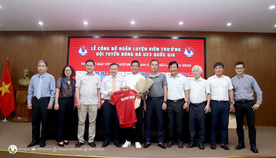 HLV Ho&agrave;ng Tuấn nhận nhiệm vụ dẫn dắt U23 Việt Nam.