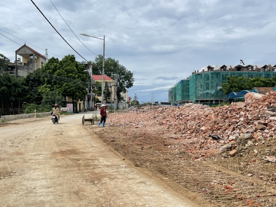 Đến ng&agrave;y 6/8, điểm kho Thường T&iacute;n đ&atilde; được th&aacute;o dỡ ho&agrave;n to&agrave;n để chuẩn bị&nbsp; mặt bằng cho việc thi c&ocirc;ng dự &aacute;n đường Nguyễn Tr&atilde;i