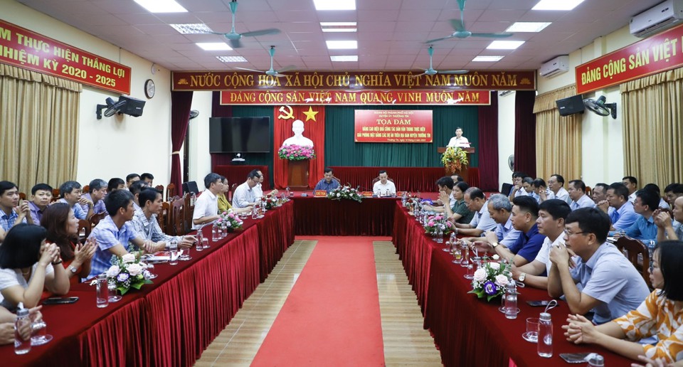 Quang cảnh buổi toạ đ&agrave;m