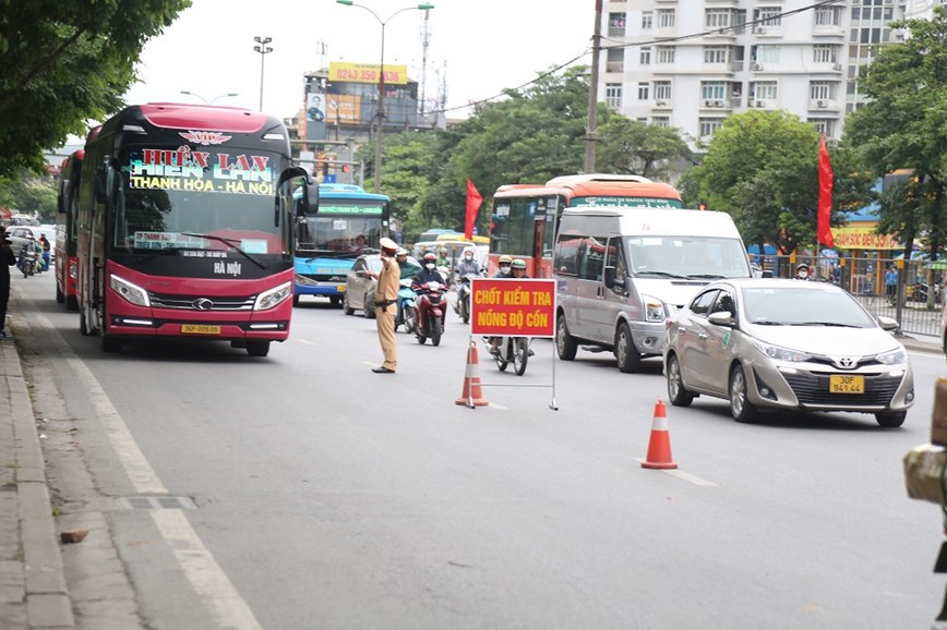 Hà Nội: Phát hiện, xử lý 596 trường hợp vi phạm Luật Giao thông đường bộ - Ảnh 1