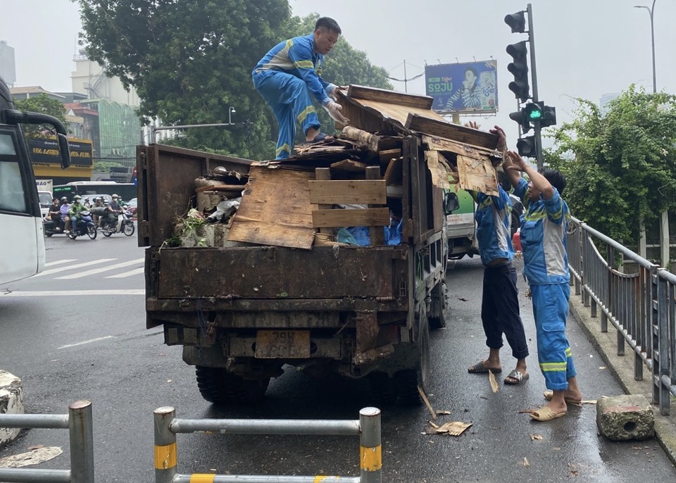 Sau một buổi s&aacute;ng t&iacute;ch cực dọn dẹp, to&agrave;n bộ lượng r&aacute;c thải ph&aacute;t sinh đ&atilde; được xử l&yacute;.