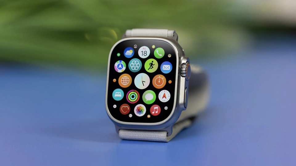 Apple Watch Ultra sẽ c&oacute; m&agrave;n h&igrave;nh microLED?