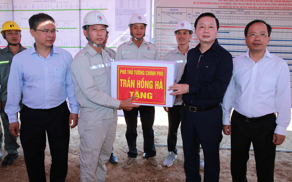Phó Thủ tướng Trần Hồng Hà kiểm tra dự án cao tốc Bắc-Nam phía đông - Ảnh 5