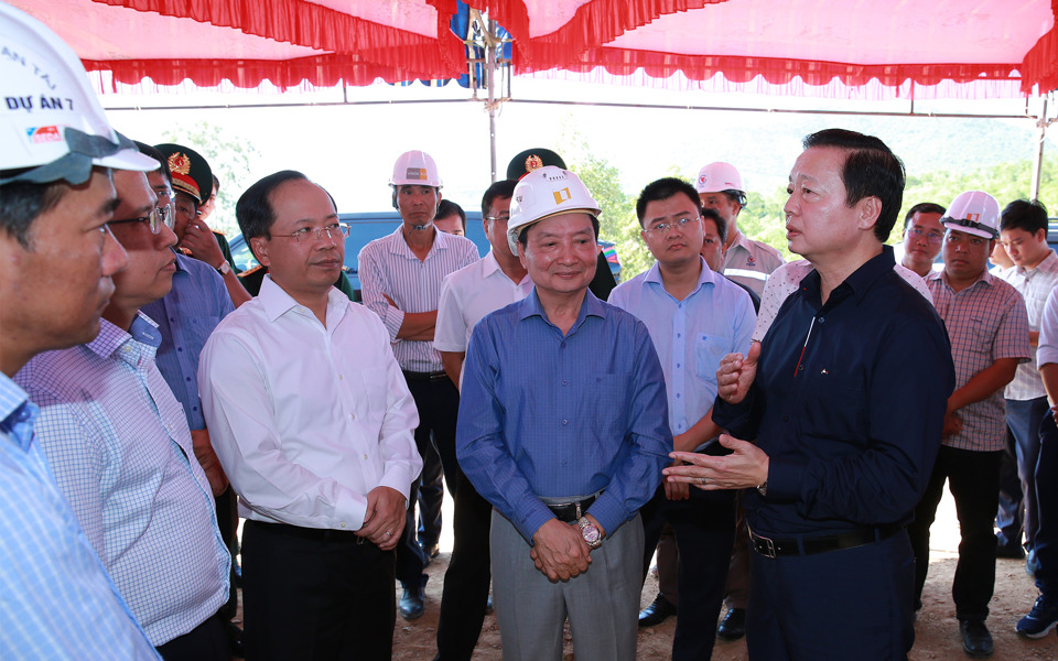 Phó Thủ tướng Trần Hồng Hà kiểm tra dự án cao tốc Bắc-Nam phía đông - Ảnh 2