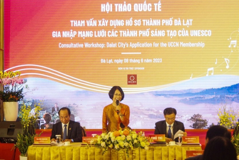 Ph&oacute; Gi&aacute;o sư, Tiến sỹ Nguyễn Thị Thu Phương, Viện trưởng Viện Văn h&oacute;a Nghệ thuật Việt Nam