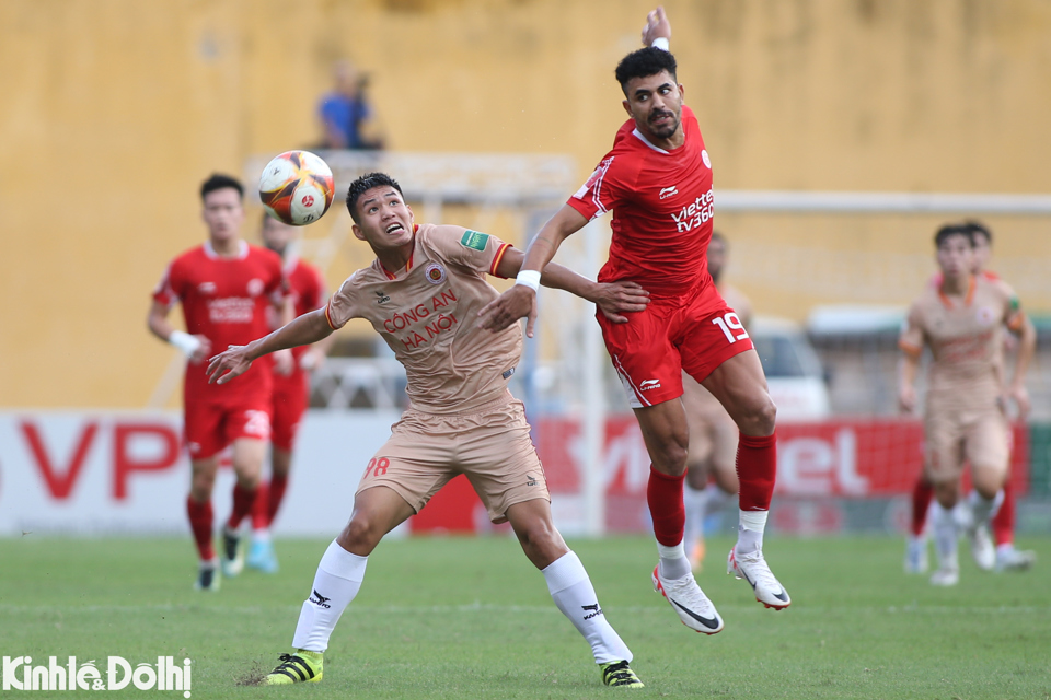 V-League 2023: Quang Hải ghi bàn đầu tiên, CAHN chạm 1 tay vào ngôi vương - Ảnh 2