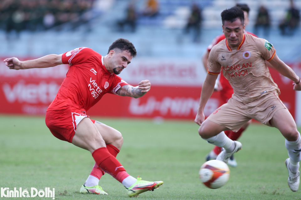 V-League 2023: Quang Hải ghi bàn đầu tiên, CAHN chạm 1 tay vào ngôi vương - Ảnh 4