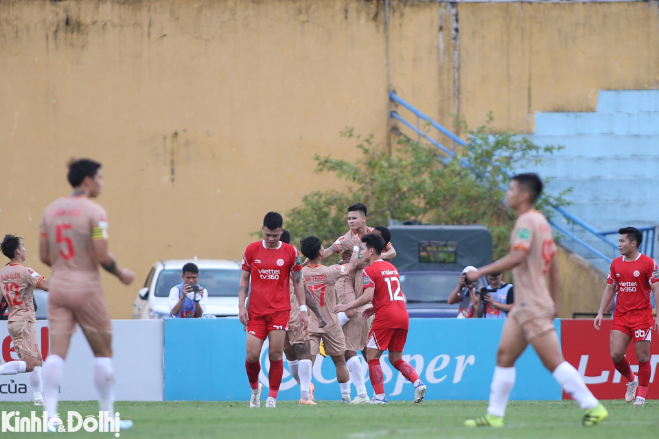 V-League 2023: Quang Hải ghi bàn đầu tiên, CAHN chạm 1 tay vào ngôi vương - Ảnh 5