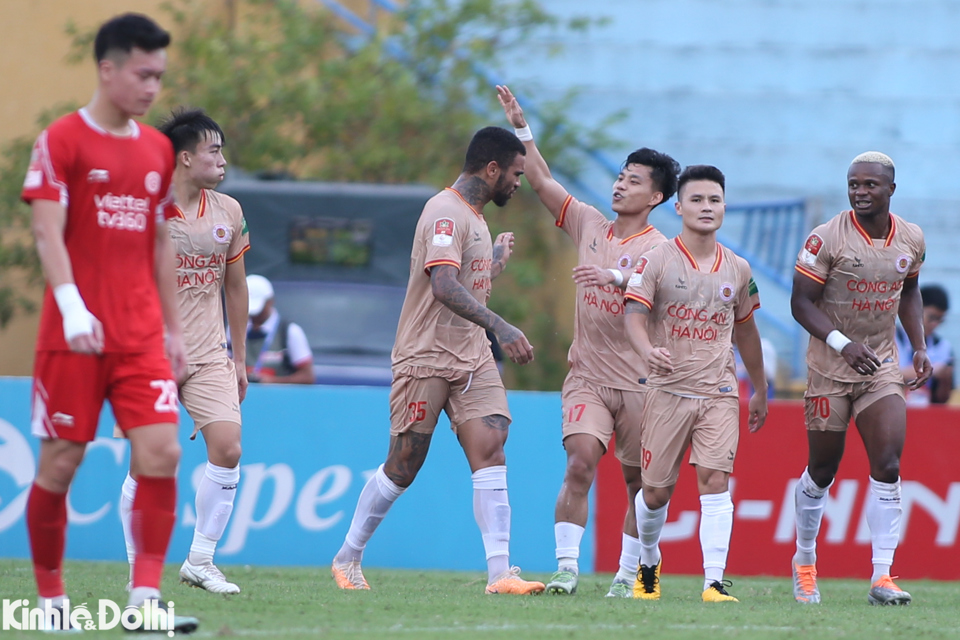 V-League 2023: Quang Hải ghi bàn đầu tiên, CAHN chạm 1 tay vào ngôi vương - Ảnh 8