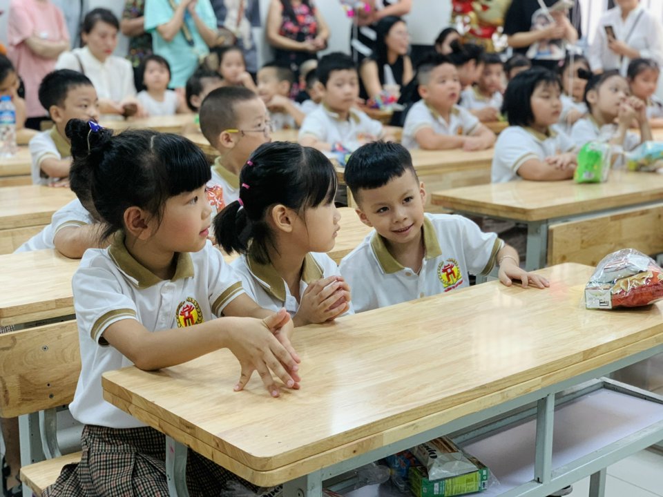 Học sinh được sinh hoạt tại lớp học của mình