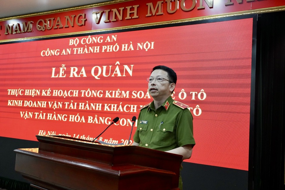 Thiếu tướng Nguyễn Hồng Ky - Ph&oacute; Gi&aacute;m đốc CATP ph&aacute;t biểu chỉ đạo Lễ ra qu&acirc;n.