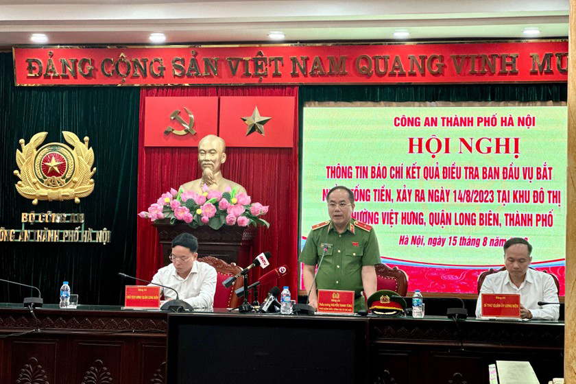 Thiếu tướng Nguyễn Thanh Tùng, Phó Giám đốc Công an TP Hà Nội phát biểu trong buổi họp báo. Ảnh: Mỵ Châu