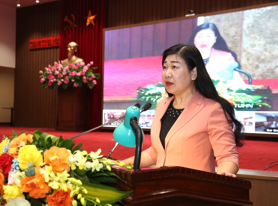 Chủ tịch Ủy ban Mặt trận Tổ quốc Việt Nam TP Nguyễn Lan Hương ph&aacute;t biểu tại hội nghị.