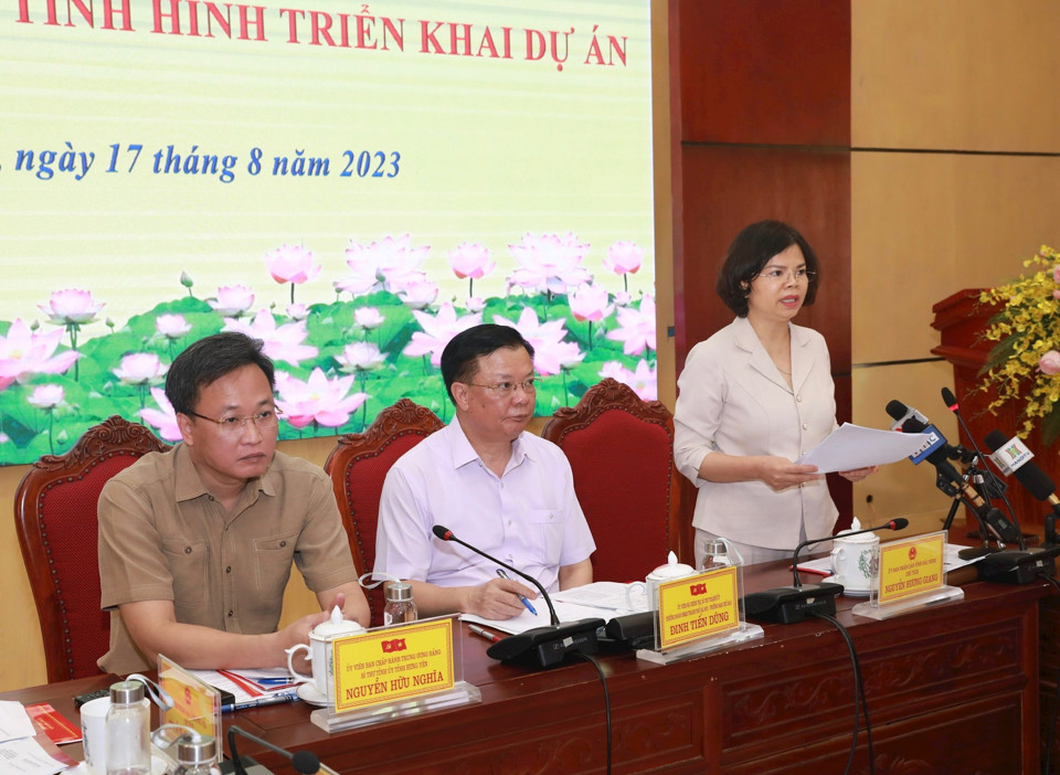 Ph&oacute; B&iacute; thư Tỉnh ủy, Chủ tịch UBND tỉnh Bắc Ninh Nguyễn Hương Giang&nbsp;ph&aacute;t biểu thảo luận.