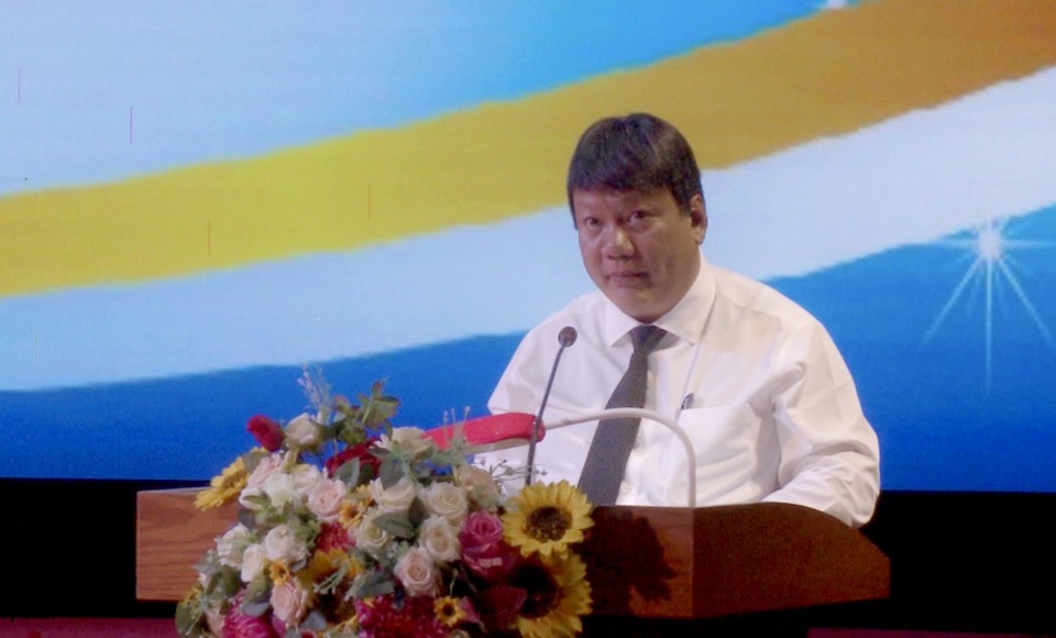 Chủ tịch UBND huyện Thanh Tr&igrave; Nguyễn Tiến Cường ph&aacute;t biểu tại hội nghị.