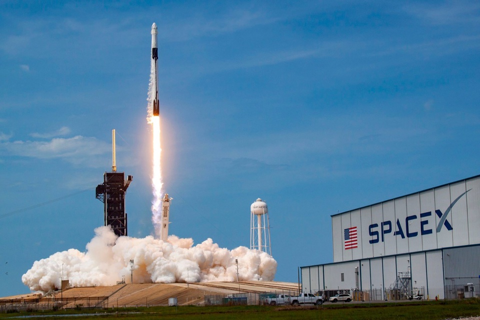 SpaceX của Elon Musk đ&atilde; b&aacute;n hết số Bitcoin trị gi&aacute; 373 triệu USD.