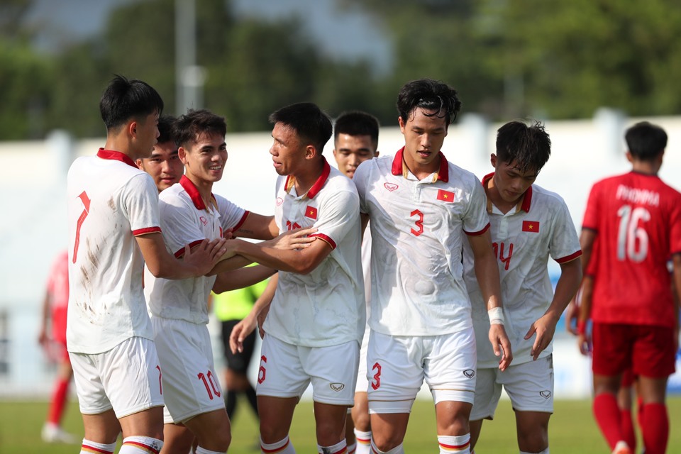 U23 Việt Nam thắng dễ U23 Lào - Ảnh 1