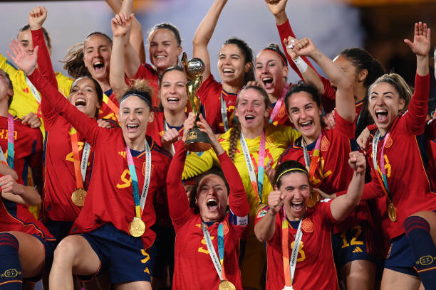 Lần đầu vô địch World Cup, tuyển nữ Tây Ban Nha ăn mừng đầy cảm xúc - Ảnh 10