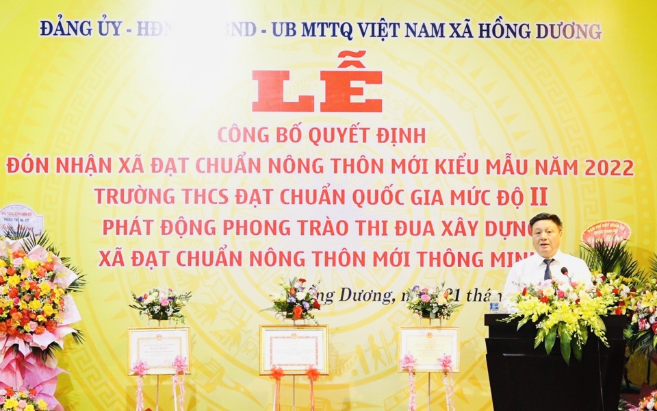 B&iacute; thư Huyện ủy Thanh Oai B&ugrave;i Ho&agrave;ng Phan ph&aacute;t biểu tại buổi lễ.