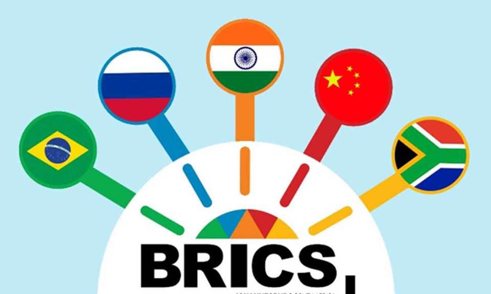 Nhóm BRICS gần đây đã bàn thảo về việc mở rộng giao dịch thương mại bằng đồng nộitệ của các nước thành viên để giảm sự phụ thuộc vào đồngUSD. Ảnh: AP