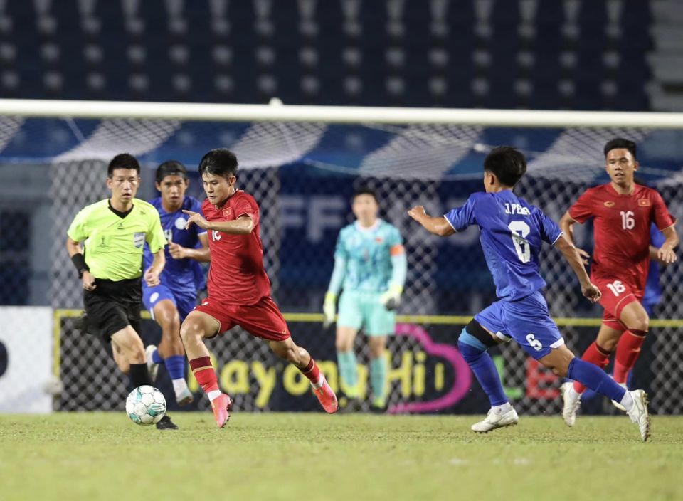 U23 Việt Nam thi đấu vượt trội so với U23 Philippines. Ảnh: L&acirc;m Thoả.