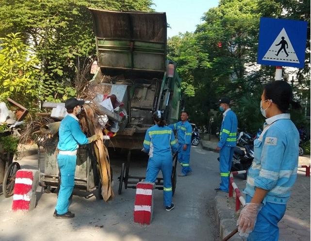 Trong bất cứ ho&agrave;n cảnh n&agrave;o, Tổ m&ocirc;i trường số 9 do anh Vũ Xu&acirc;n Ho&agrave;n l&agrave;m tổ trưởng lu&ocirc;n nỗ lực ho&agrave;n th&agrave;nh c&aacute;c nhiệm vụ được giao.