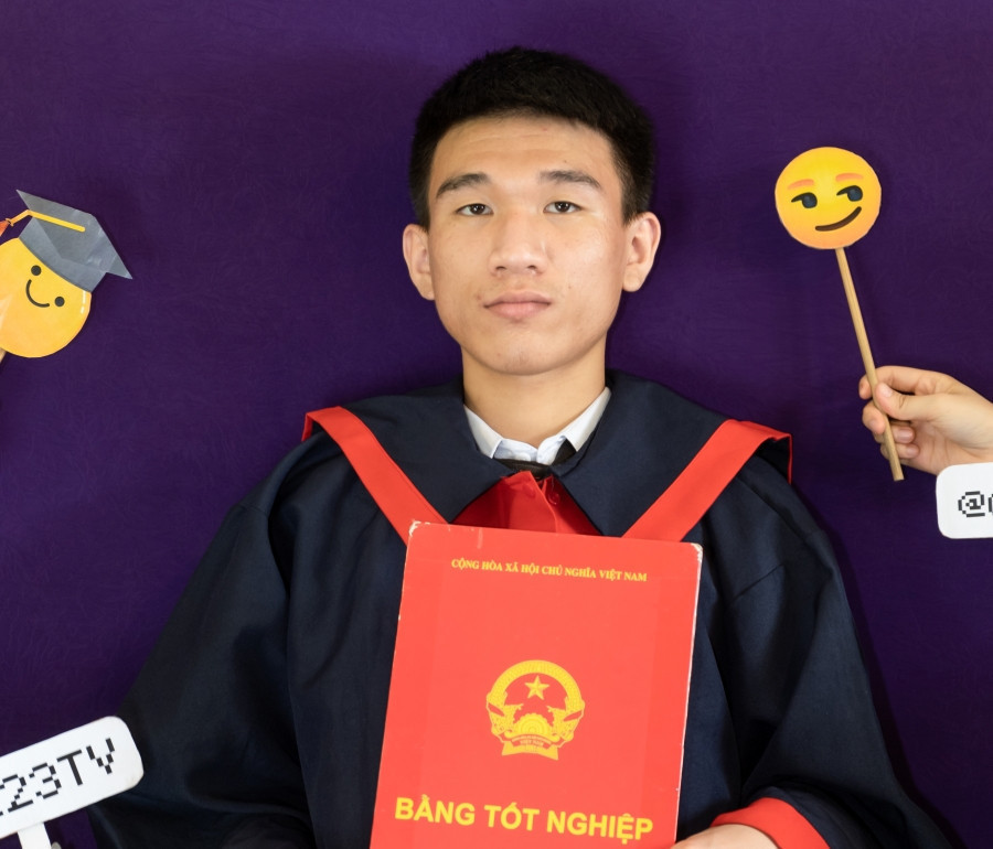 Thủ khoa tổ hợp A00 Kỳ thi tốt nghiệp THPT 2023 Nguyễn Mạnh Hùng