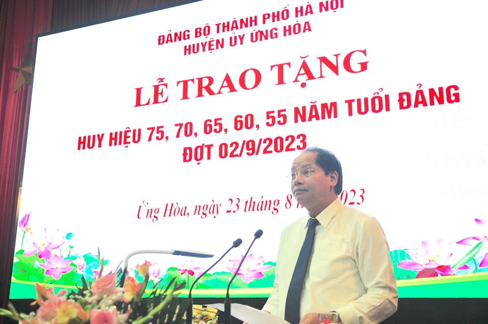 Uỷ vi&ecirc;n Ban Thường vụ Th&agrave;nh uỷ, Trưởng ban Tuy&ecirc;n gi&aacute;o Th&agrave;nh uỷ H&agrave; Nội Nguyễn Do&atilde;n Toản ph&aacute;t biểu. Ảnh: Lại Tấn.