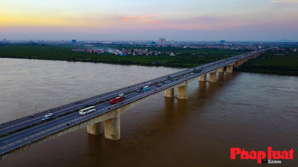 Chiêm ngưỡng những cây cầu bắc qua sông Hồng ở Hà Nội - Ảnh 19