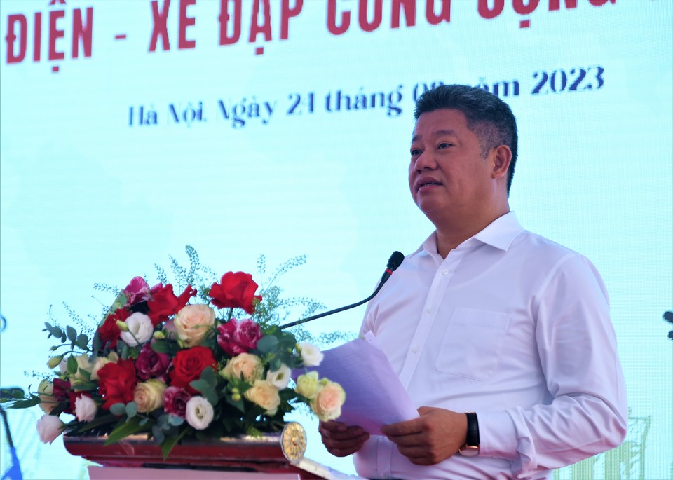 &Ocirc;ng Nguyễn Mạnh Quyền - Ph&oacute; Chủ tịch UBND TP H&agrave; Nội ph&aacute;t biểu tại buổi lễ.