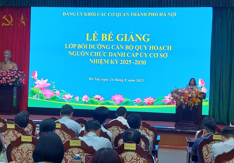 Quang cảnh Lễ bế giảng Lớp bồi dưỡng c&aacute;n bộ quy hoạch nguồn chức danh cấp ủy cơ sở nhiệm kỳ 2025-2030 (lớp thứ hai) do Đảng ủy Khối c&aacute;c cơ quan TP tổ chức