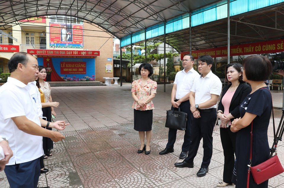 Đo&agrave;n khảo s&aacute;t thực tế tại trường Tiểu học Ti&ecirc;n Phương