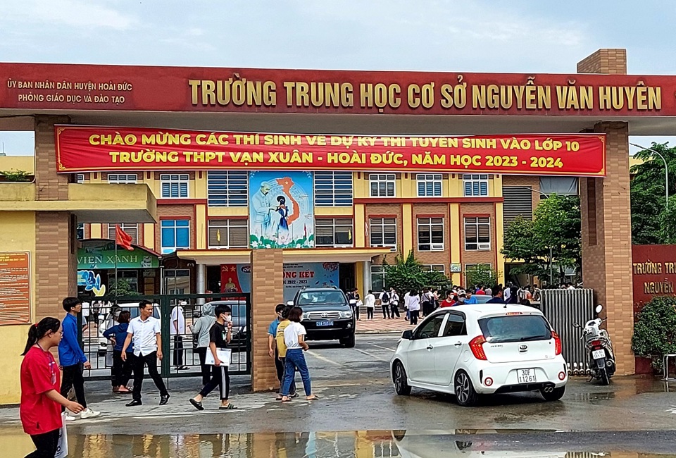Trường THCS Nguyễn Văn Huy&ecirc;n, một ng&ocirc;i trường khang trang tr&ecirc;n địa b&agrave;n huyện Ho&agrave;i Đức